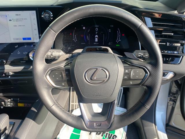 ＲＸ ＲＸ５００ｈ　Ｆスポーツパフォーマンス　ボディーゴールドラッピング施工　エアロダイナミックパッケージ　マークレビンソン　サンルーフ　黒革ハーフレザーシート　ワーク２２インチＡＷ（純正アルミ有）（9枚目）