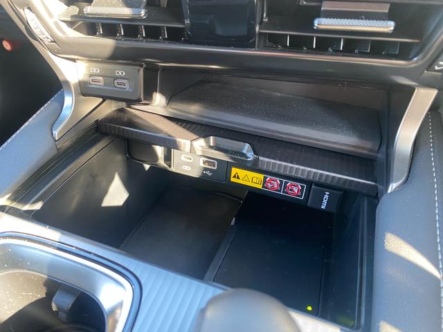 ＲＸ ＲＸ５００ｈ　Ｆスポーツパフォーマンス　ボディーゴールドラッピング施工　エアロダイナミックパッケージ　マークレビンソン　サンルーフ　黒革ハーフレザーシート　ワーク２２インチＡＷ（純正アルミ有）（20枚目）