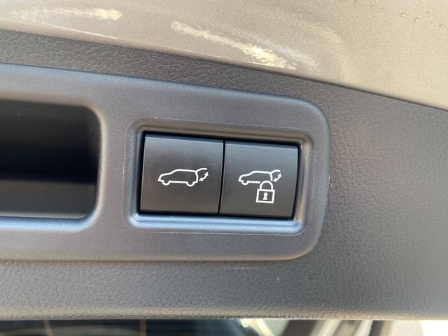 ＲＸ ＲＸ５００ｈ　Ｆスポーツパフォーマンス　ボディーゴールドラッピング施工　エアロダイナミックパッケージ　マークレビンソン　サンルーフ　黒革ハーフレザーシート　ワーク２２インチＡＷ（純正アルミ有）（29枚目）