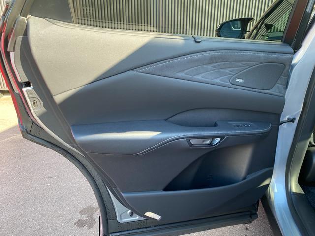 ＲＸ ＲＸ５００ｈ　Ｆスポーツパフォーマンス　ボディーゴールドラッピング施工　エアロダイナミックパッケージ　マークレビンソン　サンルーフ　黒革ハーフレザーシート　ワーク２２インチＡＷ（純正アルミ有）（35枚目）