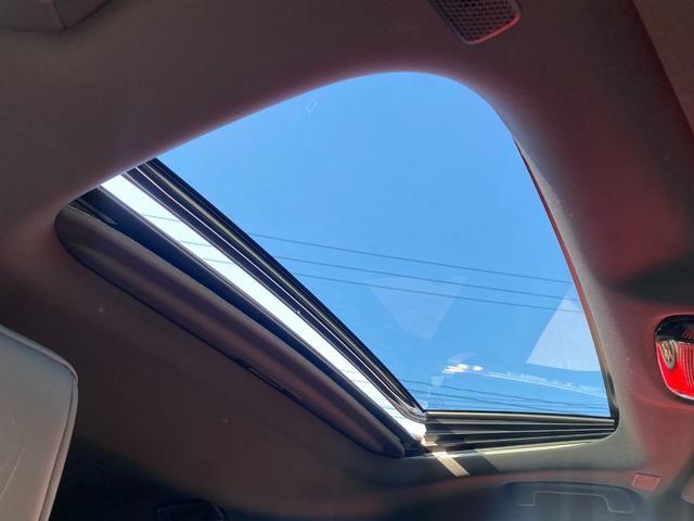 ＲＸ ＲＸ５００ｈ　Ｆスポーツパフォーマンス　ボディーゴールドラッピング施工　エアロダイナミックパッケージ　マークレビンソン　サンルーフ　黒革ハーフレザーシート　ワーク２２インチＡＷ（純正アルミ有）（39枚目）