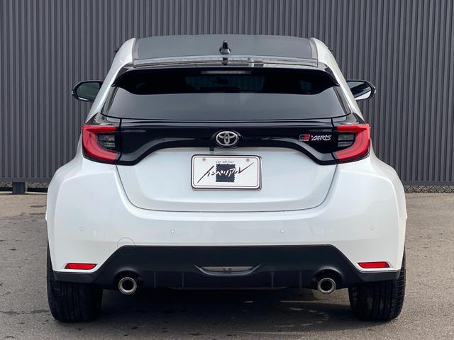 ＧＲヤリス ＲＳ　純正ディスプレイオーディオ　ナビ＆バックカメラ　ＥＴＣ　前後ドライブレコーダー　ステアリングヒーター　スマートキー　プッシュスタート（4枚目）