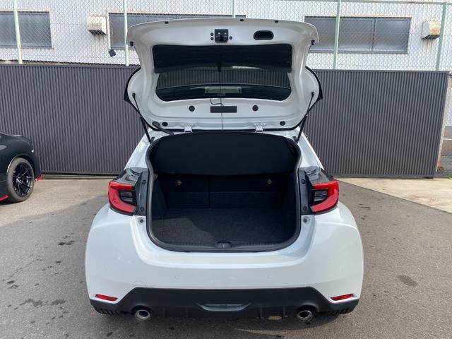 ＧＲヤリス ＲＳ　純正ディスプレイオーディオ　ナビ＆バックカメラ　ＥＴＣ　前後ドライブレコーダー　ステアリングヒーター　スマートキー　プッシュスタート（9枚目）