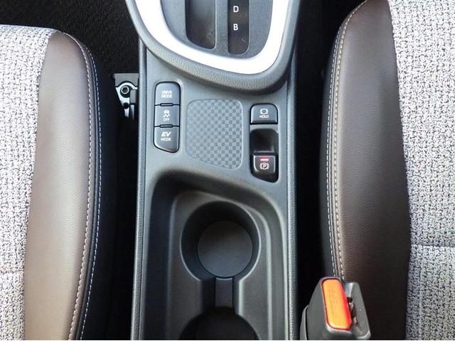 ヤリスクロス ハイブリッドＺ　メモリーナビ　ミュージックプレイヤー接続可　バックカメラ　衝突被害軽減システム　ＥＴＣ　ＬＥＤヘッドランプ　ワンオーナー（12枚目）