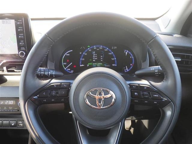 ヤリスクロス ハイブリッドＺ　メモリーナビ　ミュージックプレイヤー接続可　バックカメラ　衝突被害軽減システム　ＥＴＣ　ＬＥＤヘッドランプ　ワンオーナー（14枚目）