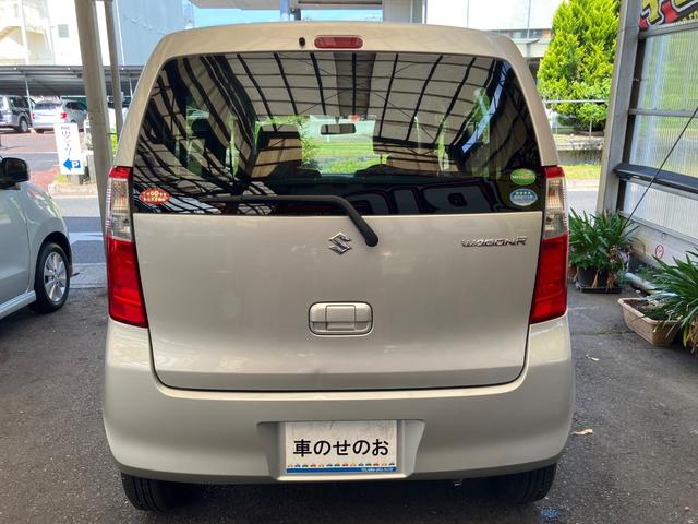 ワゴンＲ ＦＸ　キーレスエントリー　アイドリングストップ　ベンチシート　ＣＶＴ　盗難防止システム　ＡＢＳ　ＣＤ　ミュージックプレイヤー接続可　衝突安全ボディ　エアコン　パワーステアリング　パワーウィンドウ（13枚目）