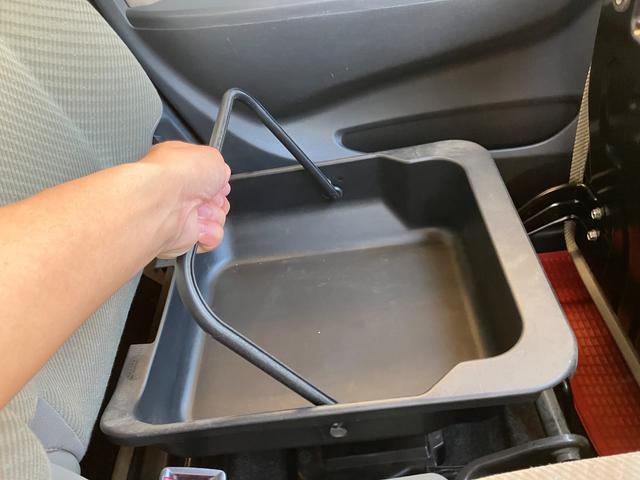 ワゴンＲ ＦＸ　キーレスエントリー　アイドリングストップ　ベンチシート　ＣＶＴ　盗難防止システム　ＡＢＳ　ＣＤ　ミュージックプレイヤー接続可　衝突安全ボディ　エアコン　パワーステアリング　パワーウィンドウ（21枚目）