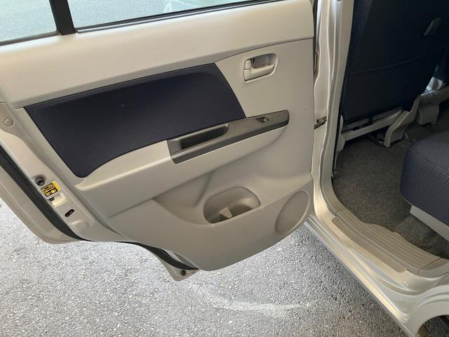 ワゴンＲ ＦＸ　ワンオーナー　キーレスエントリー　電動格納ミラー　ベンチシート　ＡＴ　盗難防止システム　ＡＢＳ　ＣＤ　アルミホイール　衝突安全ボディ　エアコン　パワーステアリング　パワーウィンドウ　運転席エアバッグ（32枚目）