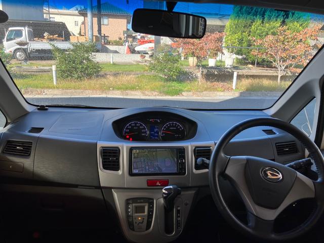 車を運転する際には運転席の存在は欠かせません。なのでしっかりとチェックしたいポイントですね。