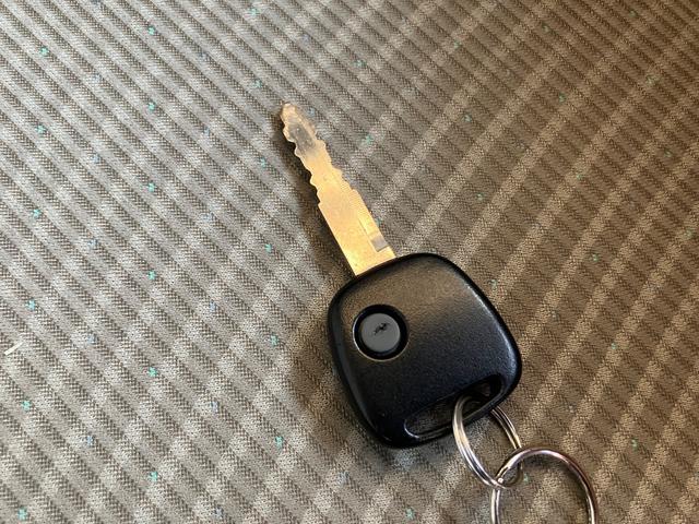 ワゴンＲ ＦＸ　キーレスエントリー　アイドリングストップ　電動格納ミラー　ベンチシート　ＣＶＴ　盗難防止システム　ＡＢＳ　ＣＤ　ミュージックプレイヤー接続可　アルミホイール　衝突安全ボディ　エアコン（13枚目）