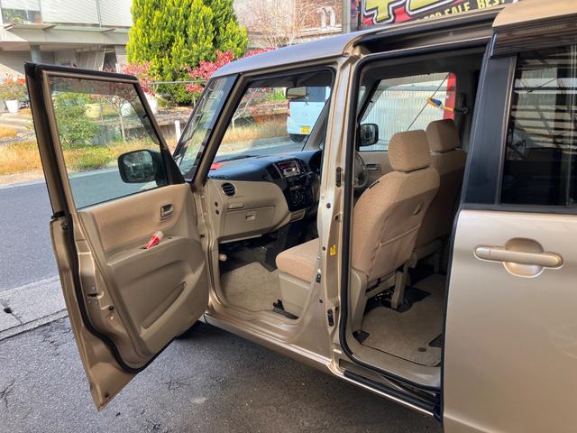 パレット X 両側スライド・片側電動 スマートキー 電動格納ミラー ベンチシート AT 盗難防止システム ABS CD カセット アルミホイール 衝突安全ボディ エアコン パワーステアリング パワーウィンドウ(39枚目)