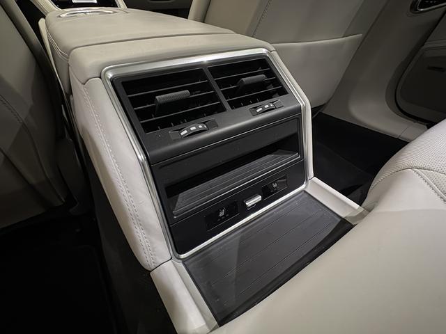 パナメーラ GTS 4+1シート パノラマルーフ 21インチホイール シートベンチレーション マトリックスLEDヘッドライト ソフトクローズドア 14wayパワーシート トラフィックジャムアシスト コンフォートアクセス(18枚目)