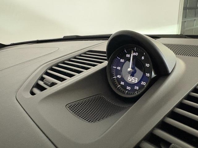 ９１１ ９１１カレラ　ＬＥＤマトリックスヘッドライト　スポーツクロノ　ＧＴスポーツステアリングホイール　２０／２１インチＣａｒｒｅｒａ　Ｃｌａｓｓｉｃホイール　レーンチェンジアシスト　ＢＯＳＥ　パワーステアリングプラス（15枚目）