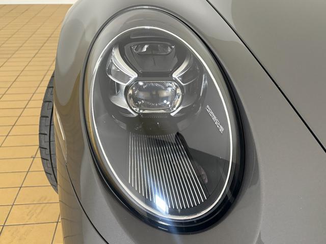 ９１１ ９１１カレラ　ＬＥＤマトリックスヘッドライト　スポーツクロノ　ＧＴスポーツステアリングホイール　２０／２１インチＣａｒｒｅｒａ　Ｃｌａｓｓｉｃホイール　レーンチェンジアシスト　ＢＯＳＥ　パワーステアリングプラス（16枚目）