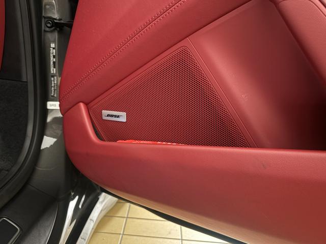 ９１１ ９１１カレラ　ＬＥＤマトリックスヘッドライト　スポーツクロノ　ＧＴスポーツステアリングホイール　２０／２１インチＣａｒｒｅｒａ　Ｃｌａｓｓｉｃホイール　レーンチェンジアシスト　ＢＯＳＥ　パワーステアリングプラス（19枚目）