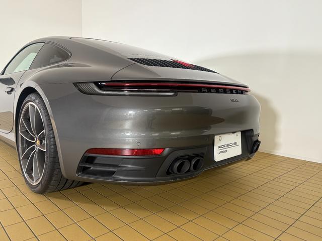 ９１１ ９１１カレラ　ＬＥＤマトリックスヘッドライト　スポーツクロノ　ＧＴスポーツステアリングホイール　２０／２１インチＣａｒｒｅｒａ　Ｃｌａｓｓｉｃホイール　レーンチェンジアシスト　ＢＯＳＥ　パワーステアリングプラス（21枚目）