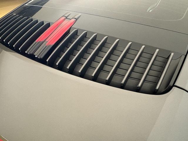 ９１１ ９１１カレラ　ＬＥＤマトリックスヘッドライト　スポーツクロノ　ＧＴスポーツステアリングホイール　２０／２１インチＣａｒｒｅｒａ　Ｃｌａｓｓｉｃホイール　レーンチェンジアシスト　ＢＯＳＥ　パワーステアリングプラス（22枚目）