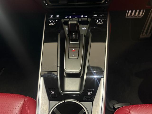 ９１１ ９１１カレラ　ＬＥＤマトリックスヘッドライト　スポーツクロノ　ＧＴスポーツステアリングホイール　２０／２１インチＣａｒｒｅｒａ　Ｃｌａｓｓｉｃホイール　レーンチェンジアシスト　ＢＯＳＥ　パワーステアリングプラス（25枚目）