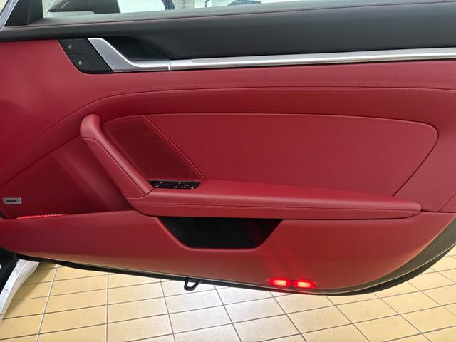 ９１１ ９１１カレラ　ＬＥＤマトリックスヘッドライト　スポーツクロノ　ＧＴスポーツステアリングホイール　２０／２１インチＣａｒｒｅｒａ　Ｃｌａｓｓｉｃホイール　レーンチェンジアシスト　ＢＯＳＥ　パワーステアリングプラス（29枚目）
