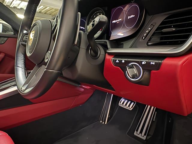 ９１１ ９１１カレラ　ＬＥＤマトリックスヘッドライト　スポーツクロノ　ＧＴスポーツステアリングホイール　２０／２１インチＣａｒｒｅｒａ　Ｃｌａｓｓｉｃホイール　レーンチェンジアシスト　ＢＯＳＥ　パワーステアリングプラス（31枚目）