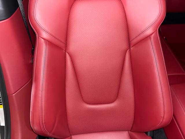 ９１１ ９１１カレラ　ＬＥＤマトリックスヘッドライト　スポーツクロノ　ＧＴスポーツステアリングホイール　２０／２１インチＣａｒｒｅｒａ　Ｃｌａｓｓｉｃホイール　レーンチェンジアシスト　ＢＯＳＥ　パワーステアリングプラス（33枚目）