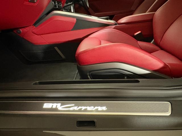 ９１１ ９１１カレラ　ＬＥＤマトリックスヘッドライト　スポーツクロノ　ＧＴスポーツステアリングホイール　２０／２１インチＣａｒｒｅｒａ　Ｃｌａｓｓｉｃホイール　レーンチェンジアシスト　ＢＯＳＥ　パワーステアリングプラス（39枚目）