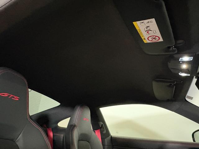 ９１１ ９１１カレラＧＴＳ　ＬＨＤ　リアアクスルステアリング　ＰＤＣＣ　軽量カーボンルーフ　マットカーボンインテリア　レーンチェンジアシスト　Ｒａｃｅ－Ｔｅｘルーフライニング　メーターパネル／カーマインレッド　ライトデザイン（34枚目）
