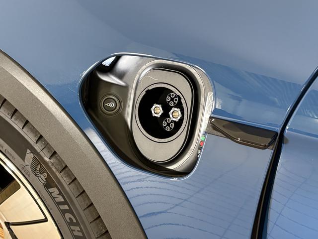 タイカンクロスツーリスモ タイカン 4クロスツーリスモ MY2025 リアアクスルステアリング 19インチTaycanSAeroホイール シートベンチレーション 4+1シート スポーツクロノ BOSEサラウンド アクティブレーンキーピング(7枚目)