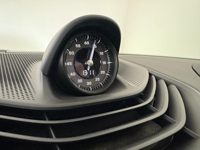 タイカンクロスツーリスモ タイカン 4クロスツーリスモ MY2025 リアアクスルステアリング 19インチTaycanSAeroホイール シートベンチレーション 4+1シート スポーツクロノ BOSEサラウンド アクティブレーンキーピング(14枚目)