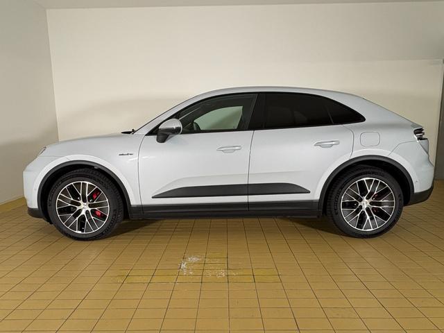 マカンエレクトリック マカン 4S リアアクスルステアリング PASM 電動充電ポートカバー シートヒーター マトリックスLEDヘッドライト スポーツクロノ 4ゾーンクライメートコントロール BOSEサラウンドサウンド(2枚目)