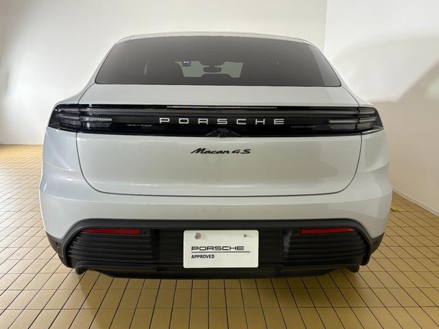 マカンエレクトリック マカン 4S リアアクスルステアリング PASM 電動充電ポートカバー シートヒーター マトリックスLEDヘッドライト スポーツクロノ 4ゾーンクライメートコントロール BOSEサラウンドサウンド(3枚目)