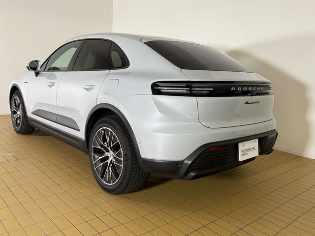 マカンエレクトリック マカン 4S リアアクスルステアリング PASM 電動充電ポートカバー シートヒーター マトリックスLEDヘッドライト スポーツクロノ 4ゾーンクライメートコントロール BOSEサラウンドサウンド(4枚目)