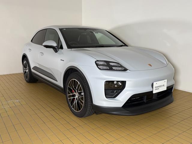 マカンエレクトリック マカン 4S リアアクスルステアリング PASM 電動充電ポートカバー シートヒーター マトリックスLEDヘッドライト スポーツクロノ 4ゾーンクライメートコントロール BOSEサラウンドサウンド(6枚目)