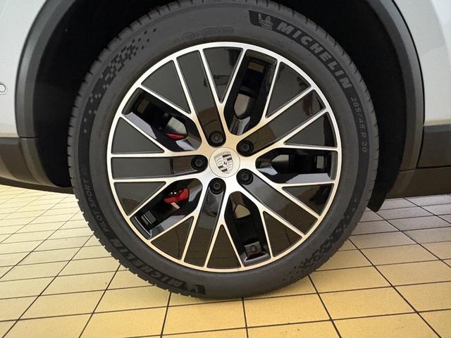 マカンエレクトリック マカン 4S リアアクスルステアリング PASM 電動充電ポートカバー シートヒーター マトリックスLEDヘッドライト スポーツクロノ 4ゾーンクライメートコントロール BOSEサラウンドサウンド(12枚目)