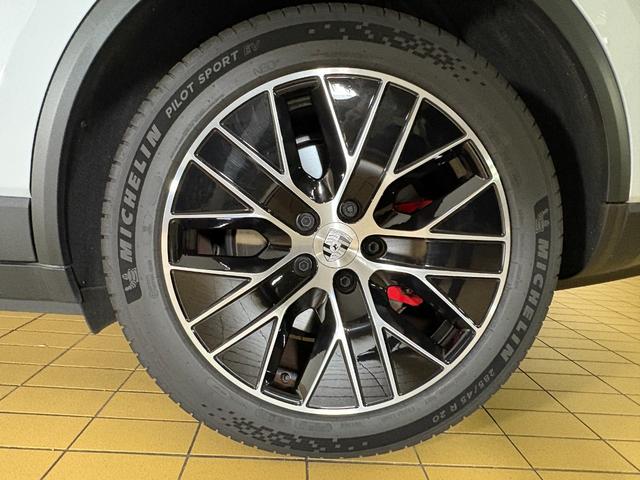 マカンエレクトリック マカン 4S リアアクスルステアリング PASM 電動充電ポートカバー シートヒーター マトリックスLEDヘッドライト スポーツクロノ 4ゾーンクライメートコントロール BOSEサラウンドサウンド(13枚目)