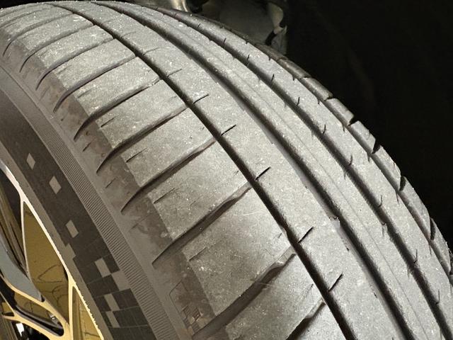 マカンエレクトリック マカン 4S リアアクスルステアリング PASM 電動充電ポートカバー シートヒーター マトリックスLEDヘッドライト スポーツクロノ 4ゾーンクライメートコントロール BOSEサラウンドサウンド(16枚目)