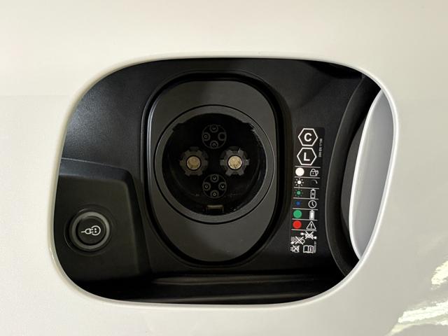 マカンエレクトリック マカン 4S リアアクスルステアリング PASM 電動充電ポートカバー シートヒーター マトリックスLEDヘッドライト スポーツクロノ 4ゾーンクライメートコントロール BOSEサラウンドサウンド(18枚目)