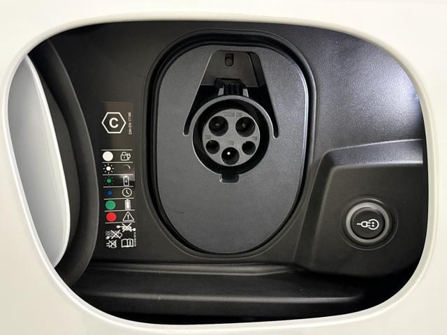 マカンエレクトリック マカン 4S リアアクスルステアリング PASM 電動充電ポートカバー シートヒーター マトリックスLEDヘッドライト スポーツクロノ 4ゾーンクライメートコントロール BOSEサラウンドサウンド(19枚目)