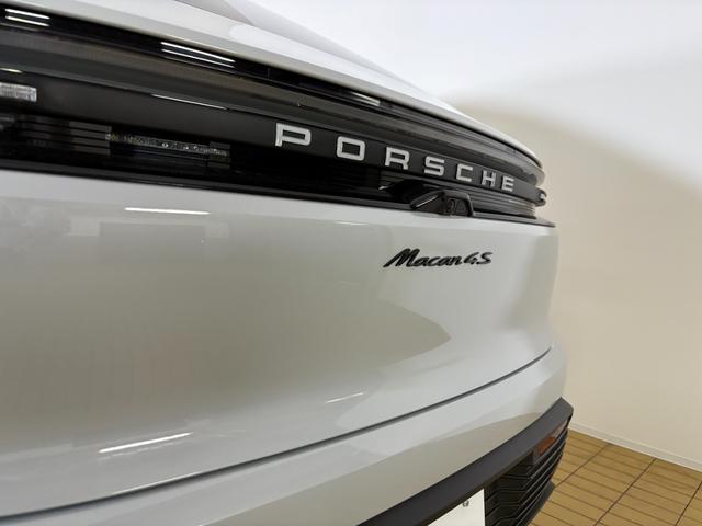 マカンエレクトリック マカン 4S リアアクスルステアリング PASM 電動充電ポートカバー シートヒーター マトリックスLEDヘッドライト スポーツクロノ 4ゾーンクライメートコントロール BOSEサラウンドサウンド(21枚目)