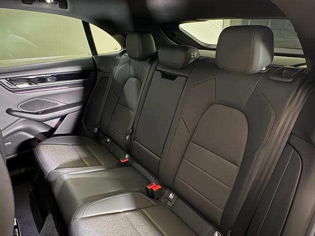 マカンエレクトリック マカン 4S リアアクスルステアリング PASM 電動充電ポートカバー シートヒーター マトリックスLEDヘッドライト スポーツクロノ 4ゾーンクライメートコントロール BOSEサラウンドサウンド(31枚目)