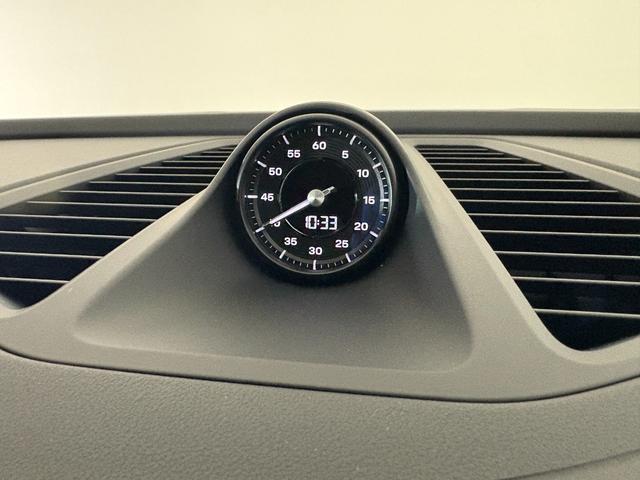 マカンエレクトリック マカン 4S リアアクスルステアリング PASM 電動充電ポートカバー シートヒーター マトリックスLEDヘッドライト スポーツクロノ 4ゾーンクライメートコントロール BOSEサラウンドサウンド(32枚目)