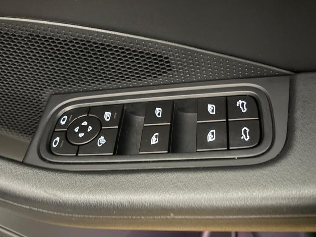 マカンエレクトリック マカン 4S リアアクスルステアリング PASM 電動充電ポートカバー シートヒーター マトリックスLEDヘッドライト スポーツクロノ 4ゾーンクライメートコントロール BOSEサラウンドサウンド(40枚目)