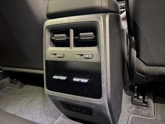 マカンエレクトリック マカン 4S リアアクスルステアリング PASM 電動充電ポートカバー シートヒーター マトリックスLEDヘッドライト スポーツクロノ 4ゾーンクライメートコントロール BOSEサラウンドサウンド(44枚目)