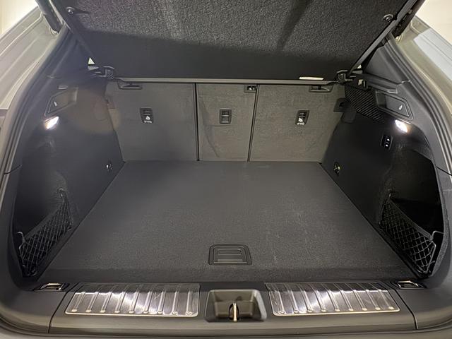 マカンエレクトリック マカン 4S リアアクスルステアリング PASM 電動充電ポートカバー シートヒーター マトリックスLEDヘッドライト スポーツクロノ 4ゾーンクライメートコントロール BOSEサラウンドサウンド(45枚目)