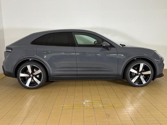 マカンエレクトリック マカン　パノラマルーフ　シートベンチレーション　２２インチＭａｃａｎＳｐｏｒｔホイール　マトリックスＬＥＤヘッドライト　スポクロ　ＢＯＳＥ　アダプティブスポーツシート（4枚目）