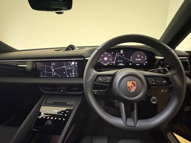 マカンエレクトリック マカン　パノラマルーフ　シートベンチレーション　２２インチＭａｃａｎＳｐｏｒｔホイール　マトリックスＬＥＤヘッドライト　スポクロ　ＢＯＳＥ　アダプティブスポーツシート（8枚目）