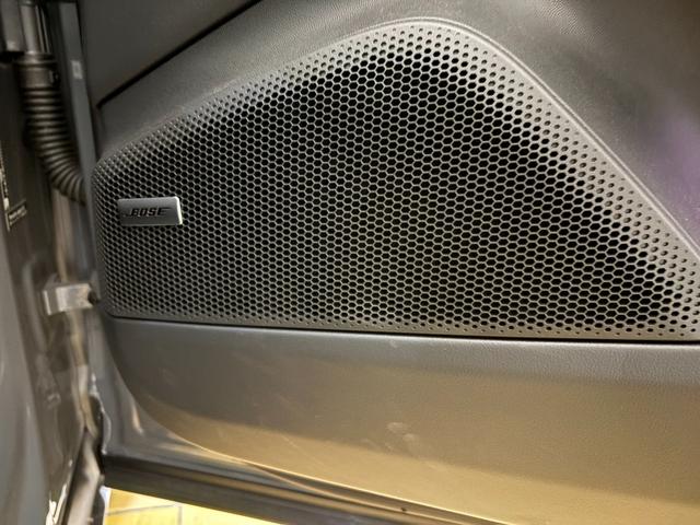 マカンエレクトリック マカン　パノラマルーフ　シートベンチレーション　２２インチＭａｃａｎＳｐｏｒｔホイール　マトリックスＬＥＤヘッドライト　スポクロ　ＢＯＳＥ　アダプティブスポーツシート（17枚目）