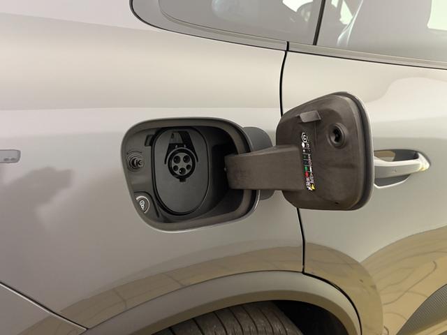 マカンエレクトリック マカン　パノラマルーフ　シートベンチレーション　２２インチＭａｃａｎＳｐｏｒｔホイール　マトリックスＬＥＤヘッドライト　スポクロ　ＢＯＳＥ　アダプティブスポーツシート（19枚目）