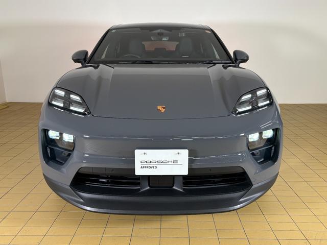 マカンエレクトリック マカン　パノラマルーフ　シートベンチレーション　２２インチＭａｃａｎＳｐｏｒｔホイール　マトリックスＬＥＤヘッドライト　スポクロ　ＢＯＳＥ　アダプティブスポーツシート（22枚目）