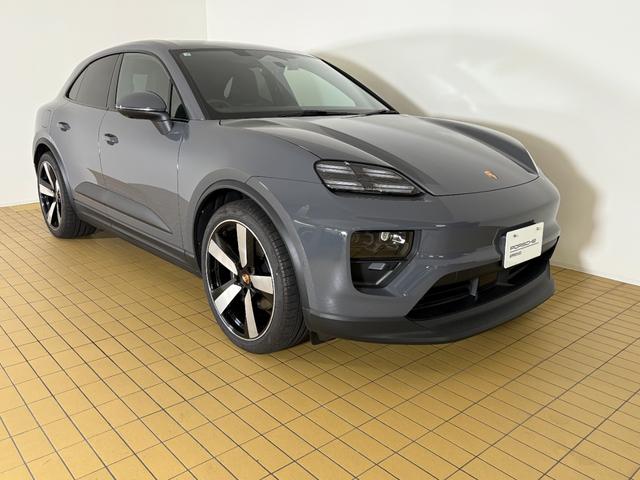 マカンエレクトリック マカン　パノラマルーフ　シートベンチレーション　２２インチＭａｃａｎＳｐｏｒｔホイール　マトリックスＬＥＤヘッドライト　スポクロ　ＢＯＳＥ　アダプティブスポーツシート（24枚目）